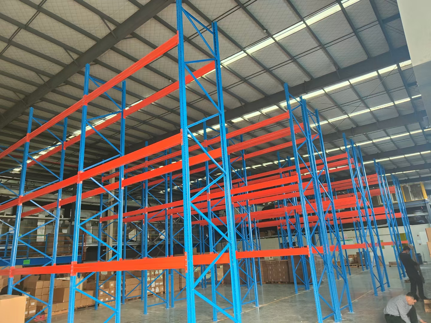 倉庫貨架規(guī)劃廠家哪里找？--找深圳兄弟貨架